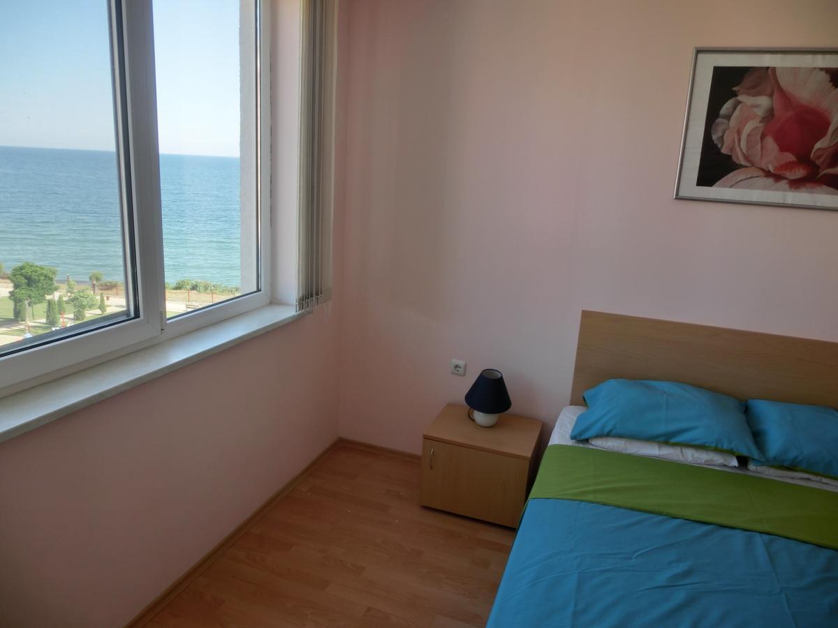 Sea View Panorama Apartment On Complex With Pools And Beach, Свети-Влас Экстерьер фото